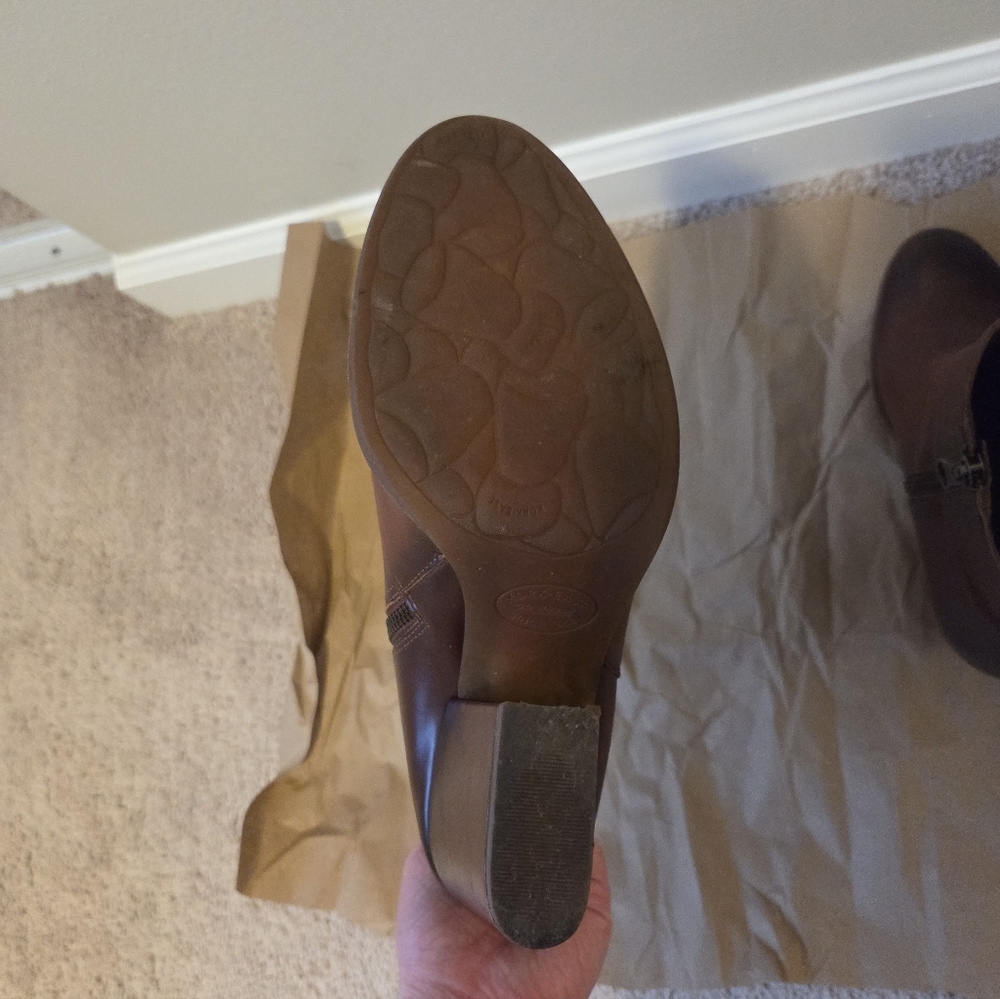 Kork-Ease Brown Leather Ankle Booties Size 10 - Picture 9 of 13